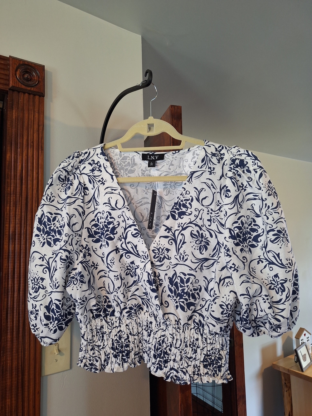 L.N.V White & Navy Floral Smocked Waist Puff-Sleeve Blouse